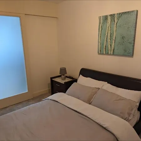 Apartment Beautiful 1 Bed In By Yorksha Leeds (West Yorkshire)