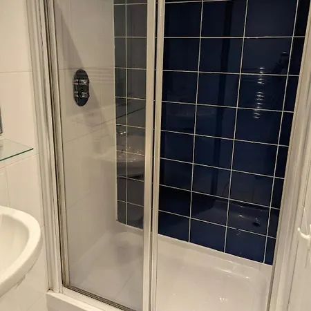 Beautiful 1 Bed In By Yorksha Leeds (West Yorkshire)