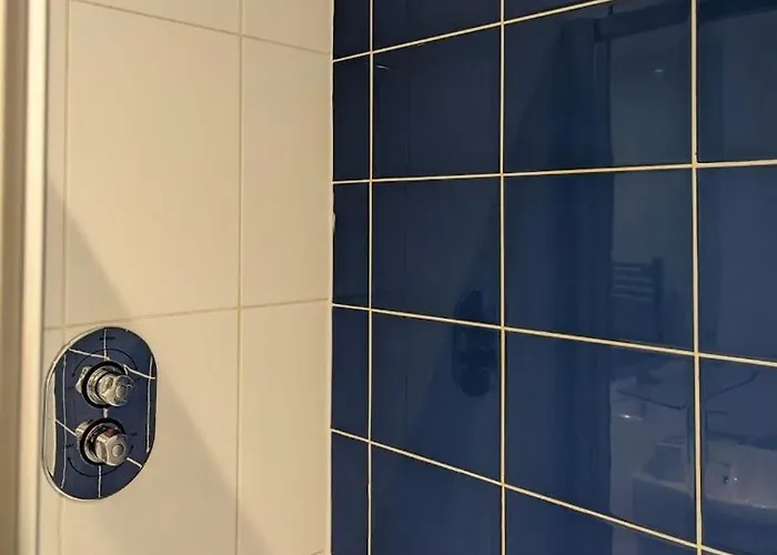 Beautiful 1 Bed In By Yorksha *