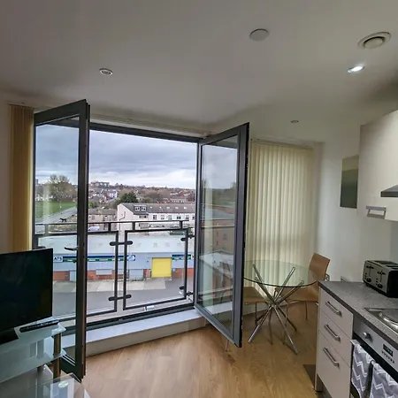 Beautiful 1 Bed In By Yorksha